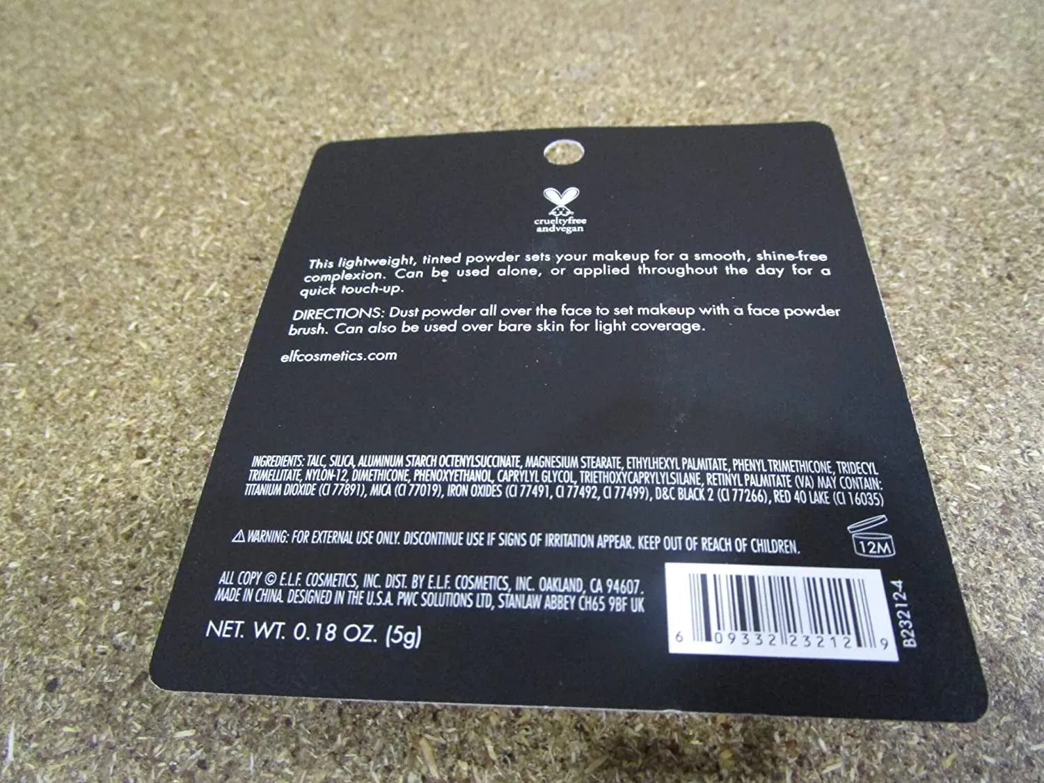 e.l.f. Prime & Stay Finishing Powder, Controls Shine & Smooths Complexion, Light/Medium, 0.17 Oz (4.8G)