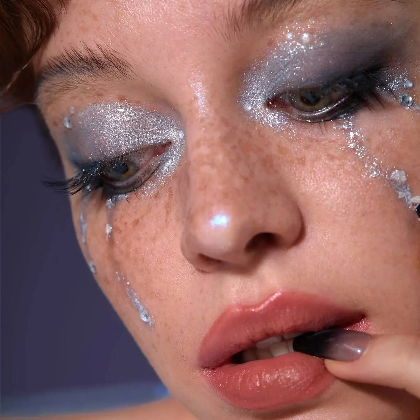 Gel eyeshadow Sheglam x Corpse Bride Ghostly Glitter Gel - Tears To Shed, silver