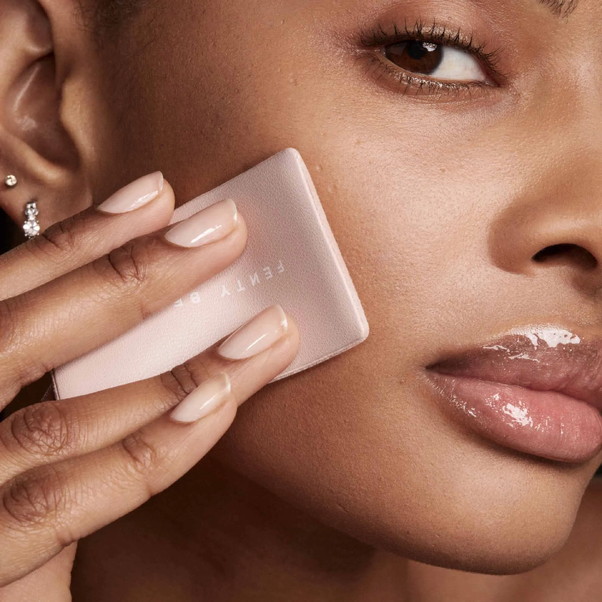 Invisimatte Instant Setting   Blotting Powder